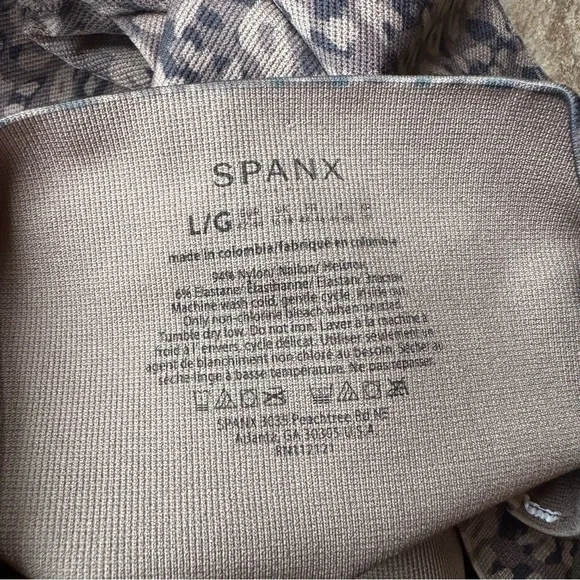 Spanx Look at Me Now Seamless Leggings Leopard Print Brown Tan Size Large - Picture 7 of 9